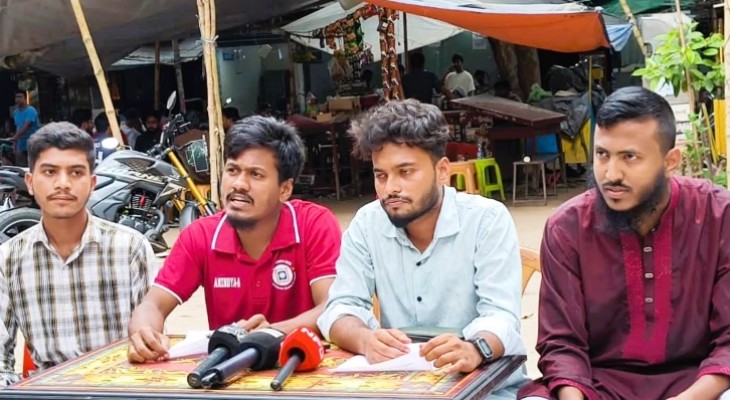 রাবি স্টেশন সংস্কার ও সকল ট্রেনের যাত্রাবিরতিসহ ৫ দাবি শিক্ষার্থীদের